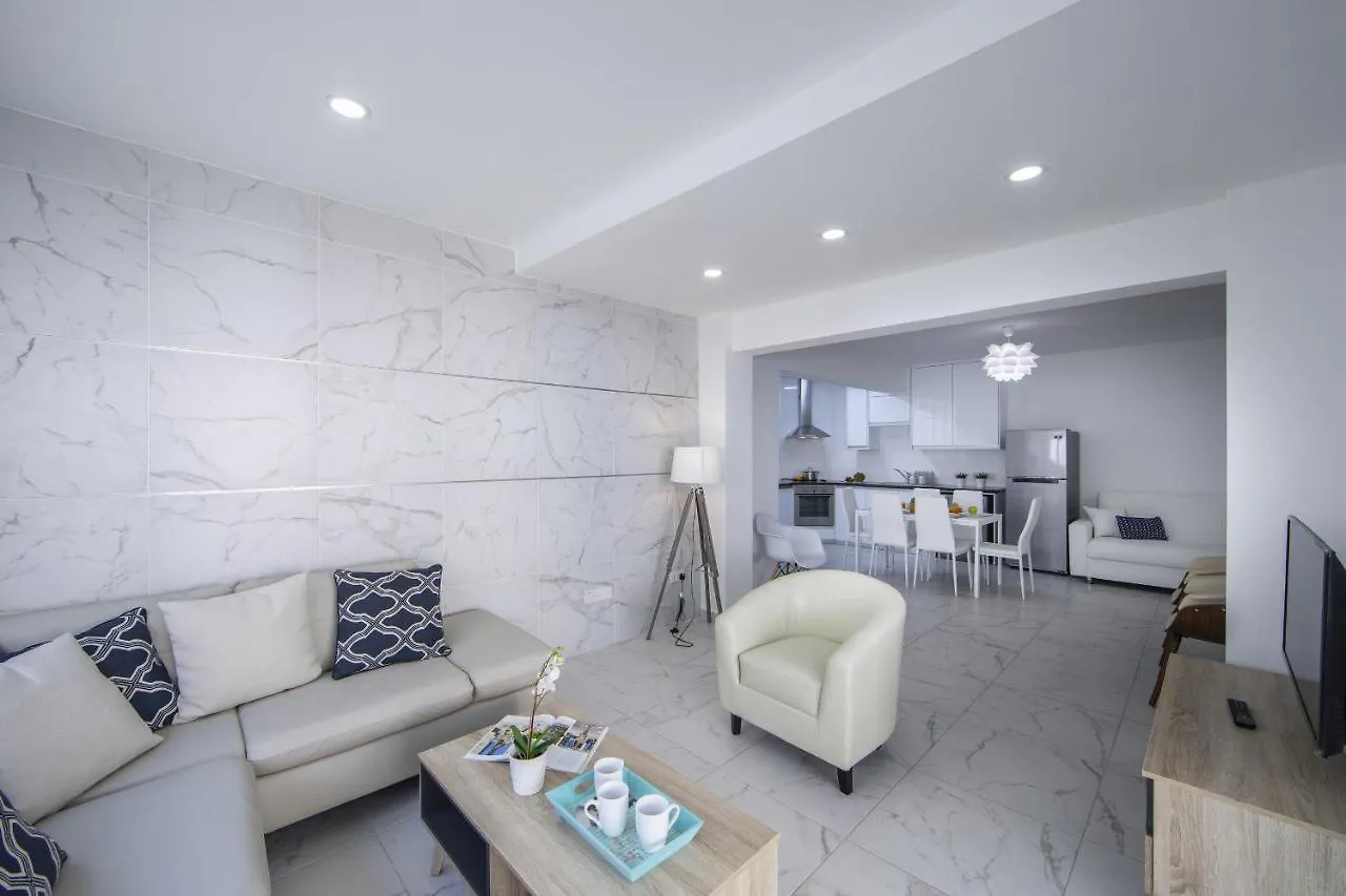 Apartment Larnaca Finikoudes Suite Cyprus