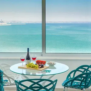 Apartment Luxury Penthouse 1br-seafront-seasonal Pool-central, Larnaka
